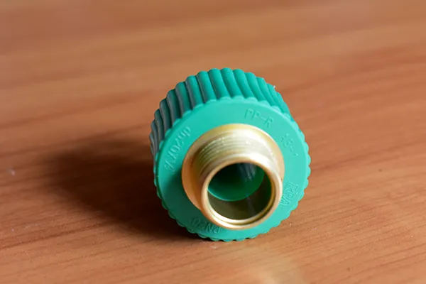 Buje Roscado Macho 20mm
